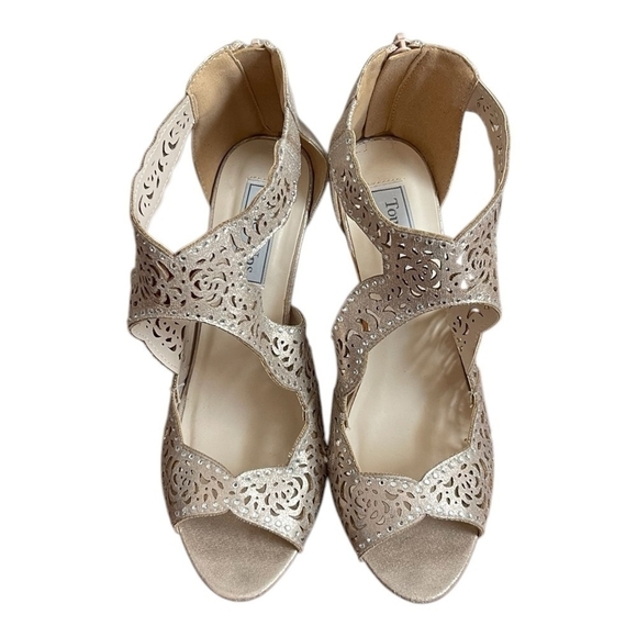 Touch Ups Margot Gold Beige Perforated Heeled Sandals Women’s Size 8.5 - Picture 3 of 9